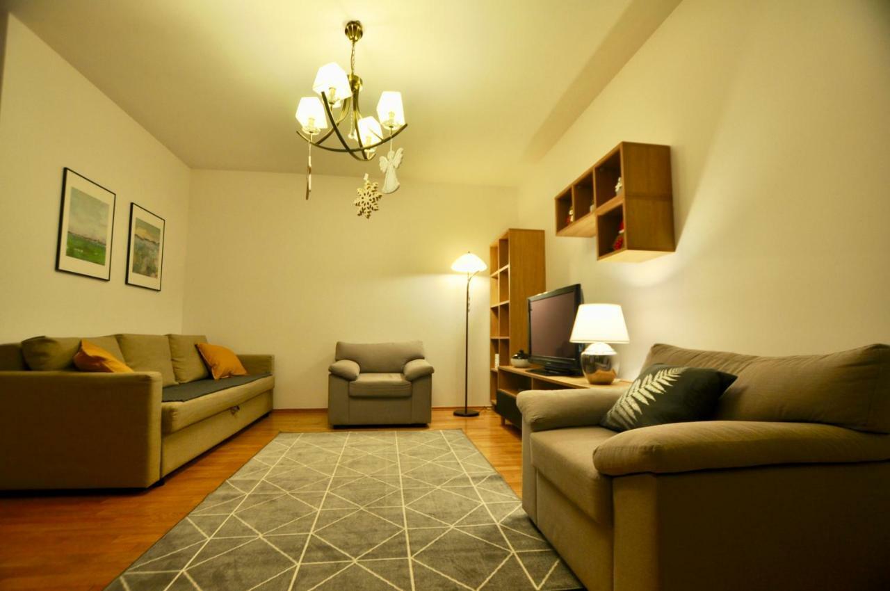 Mlociny Metro Apartment