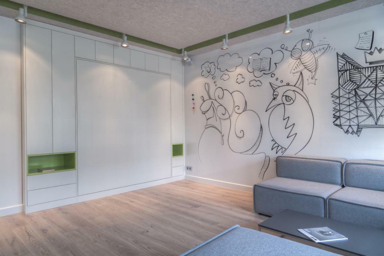Smart X Remote Work Apartment Warsaw