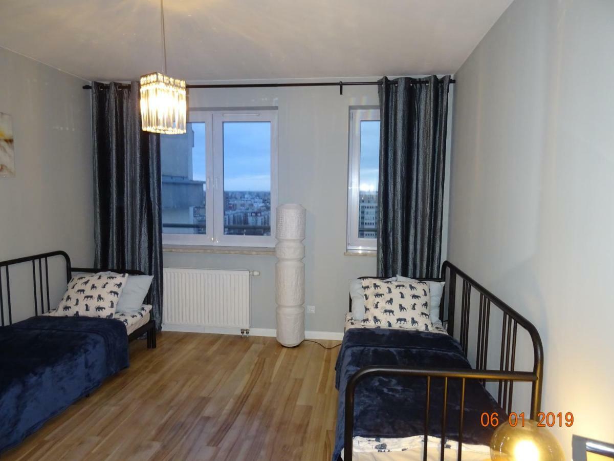 Apartamento Apartament Kwiatkowskiego Varsóvia