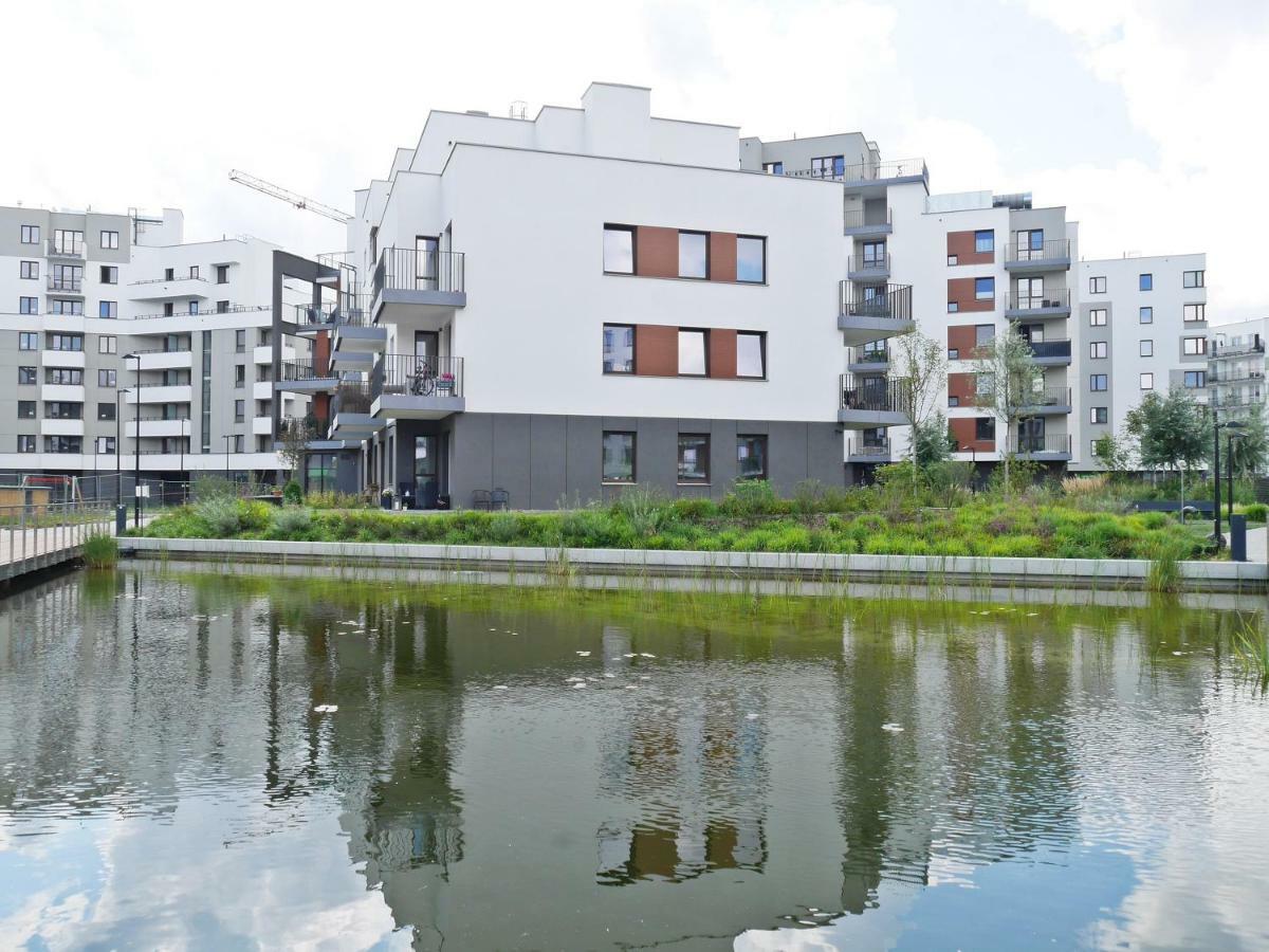 Airport Orange Apartment