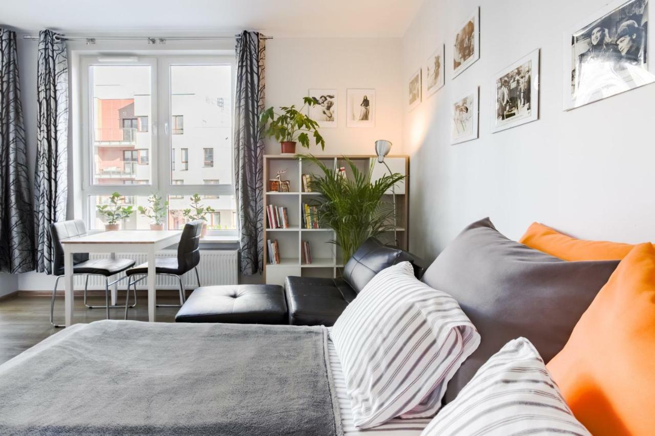 Airport Orange Apartment