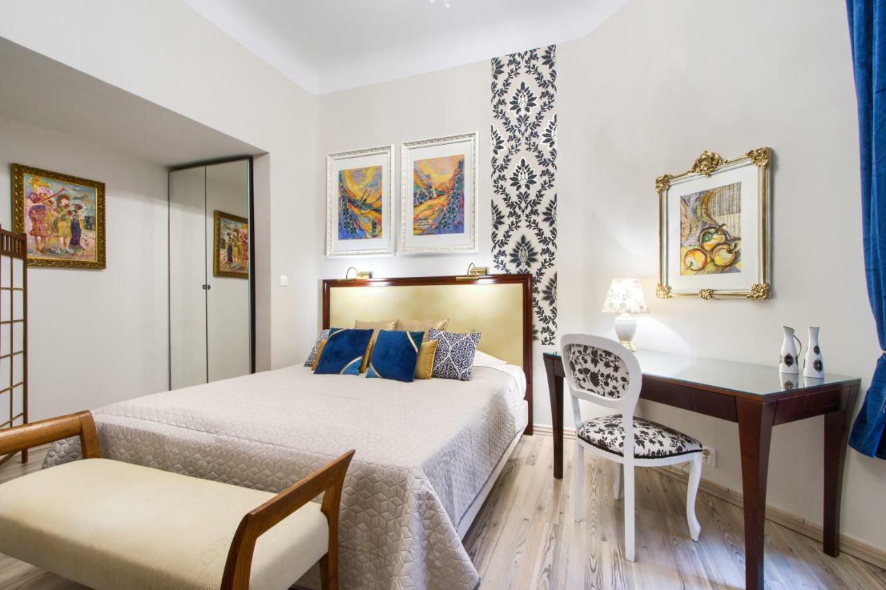 Clicktheflat Palace Of Culture Art Apartment *