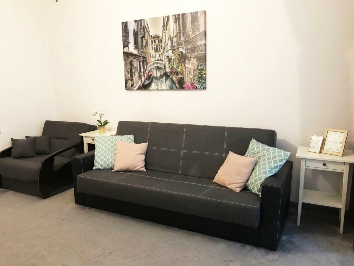 Solidarnosci 82A - Cosy Studio Apartment *