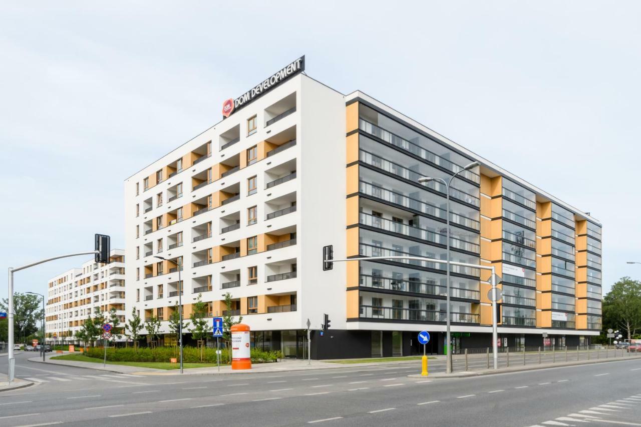 Apartment M&r Apartament: Airport-adjacent Business With Self Check-in Warsaw