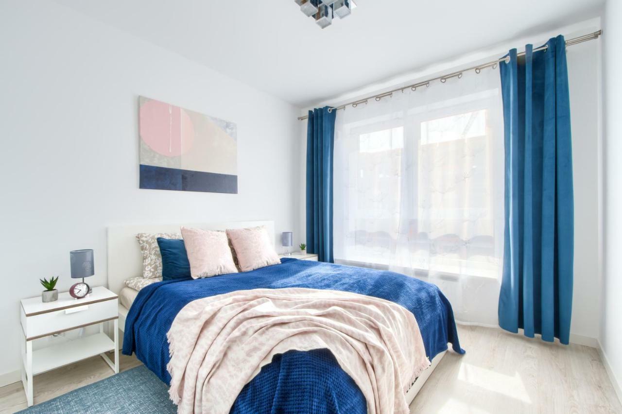 M&r Apartament: Airport-adjacent Business With Self Check-in Apartment *