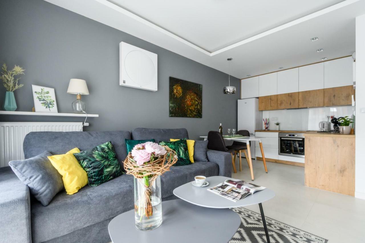 M&r Apartament: Airport-adjacent Business With Self Check-in * Warsaw