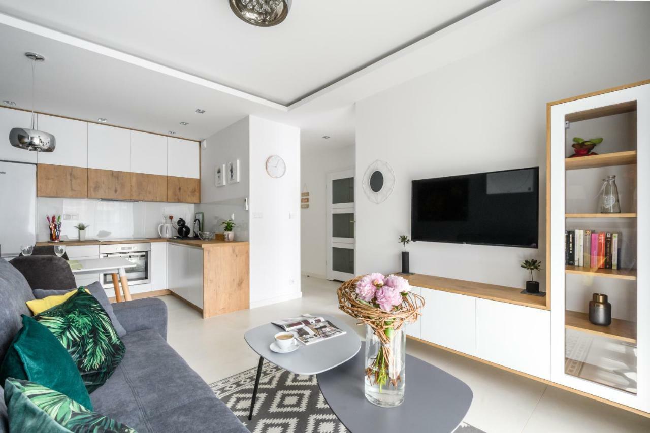 M&r Apartament: Airport-adjacent Business With Self Check-in *