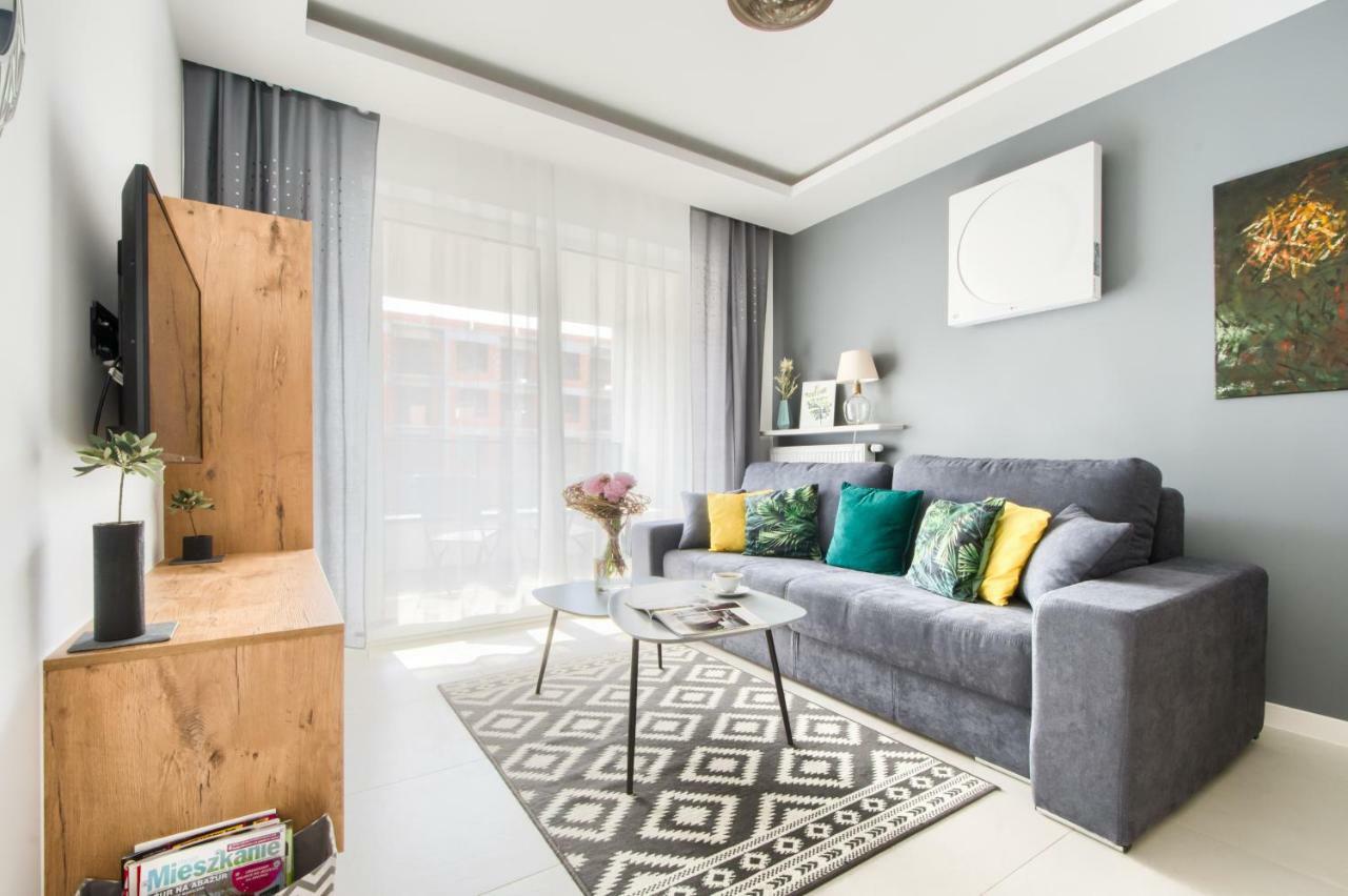 M&r Apartament: Airport-adjacent Business With Self Check-in Apartment Warsaw
