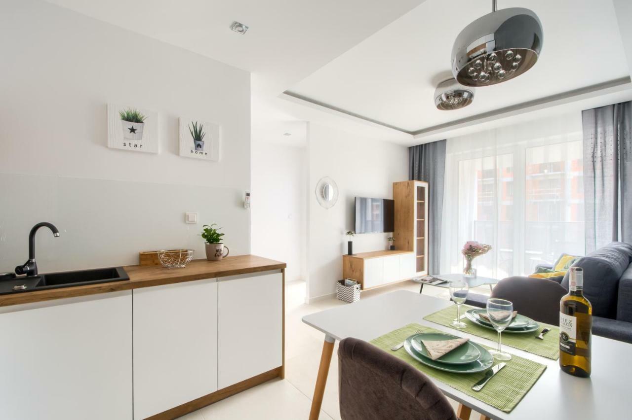 M&r Apartament: Airport-adjacent Business With Self Check-in Apartment