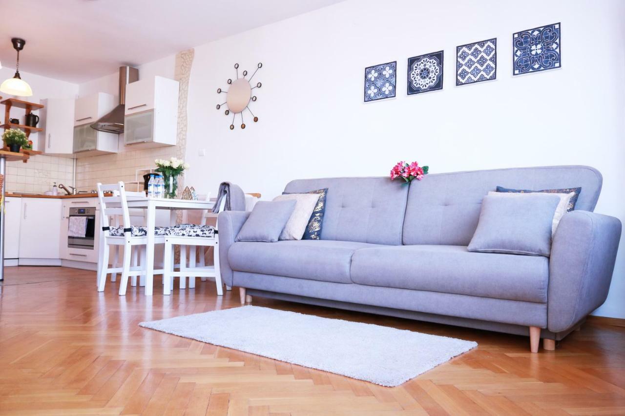 Apartment Cozy And Great Location By Cooee Warsaw