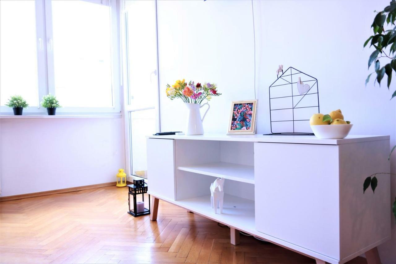 Apartment Cozy And Great Location By Cooee