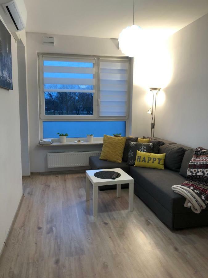 Apartment Metro Slodowiec, Free Parking Zeromskiego 1 Cmkp- 5 Min