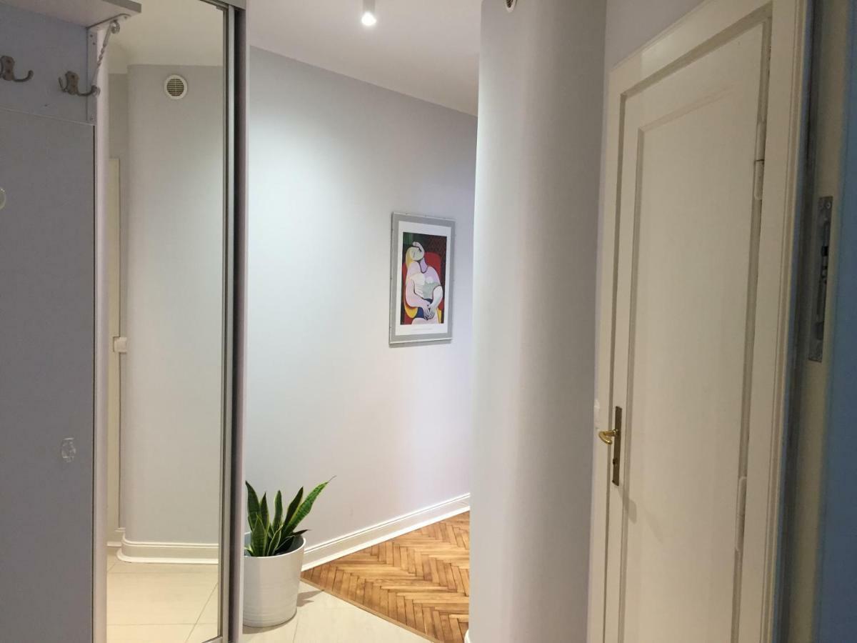 Apartment Beautiful In The Heart Of Warsaw, Poznanska