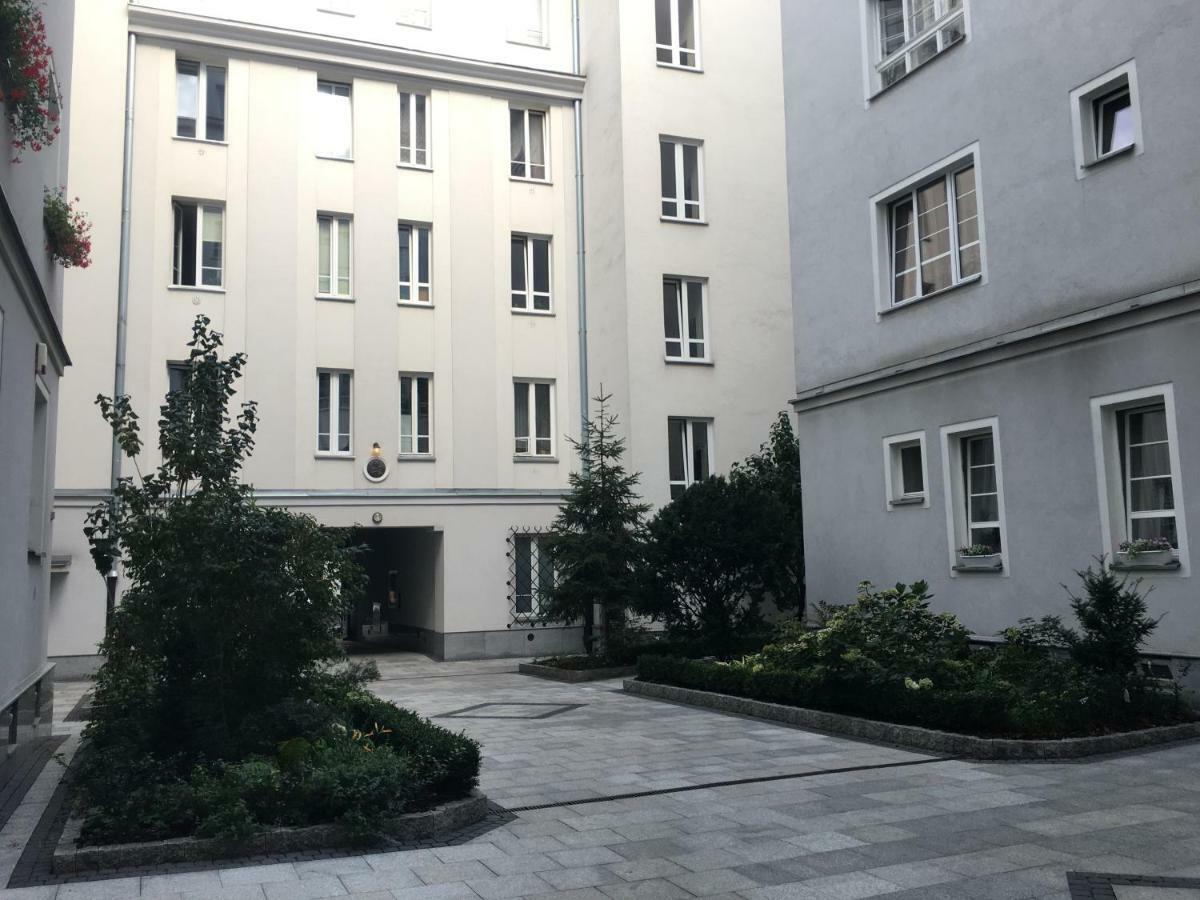 Beautiful In The Heart Of Warsaw, Poznanska