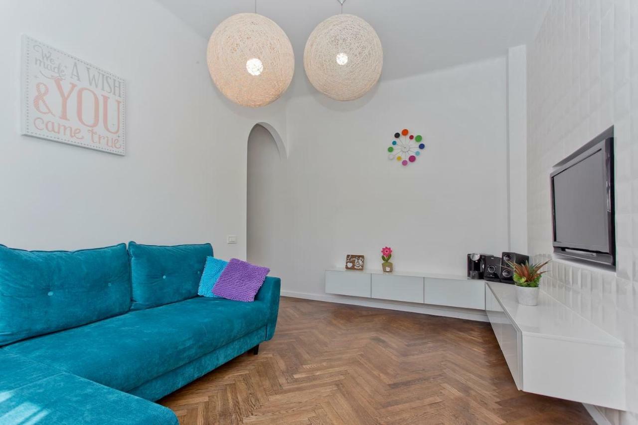 Luxury And Comfortable- Golden Apartments- Royal Street Apartment *