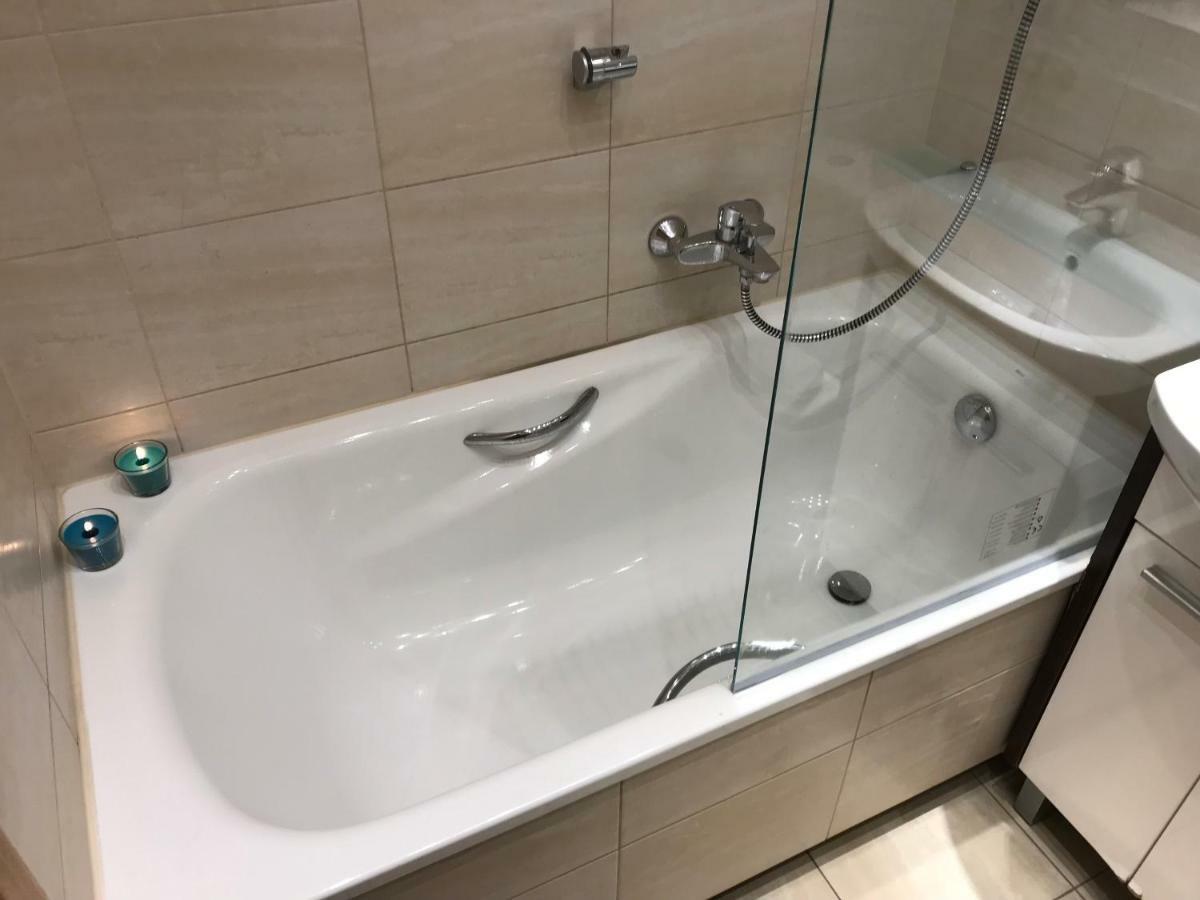 Rent0nline Hoza Center Metro Varsóvia
