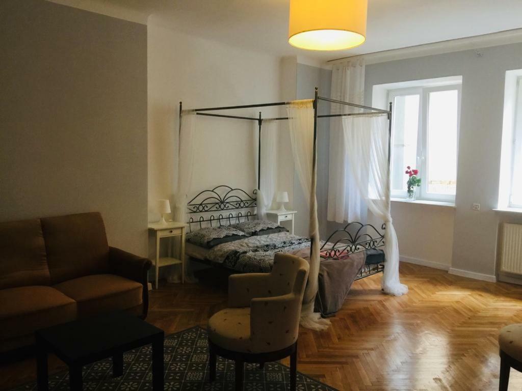 Homestay Warszawa, Centrum, Wiejska 15, Kamienica Warsaw