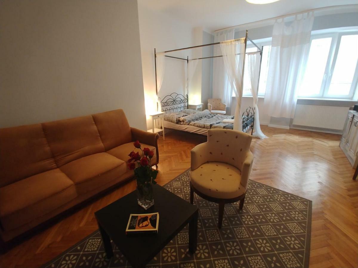 Warszawa, Centrum, Wiejska 15, Kamienica Homestay *