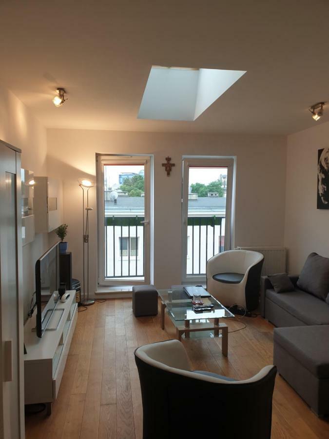 Rondo Wiatraczna 10 Min To City Center 7 Min To River *