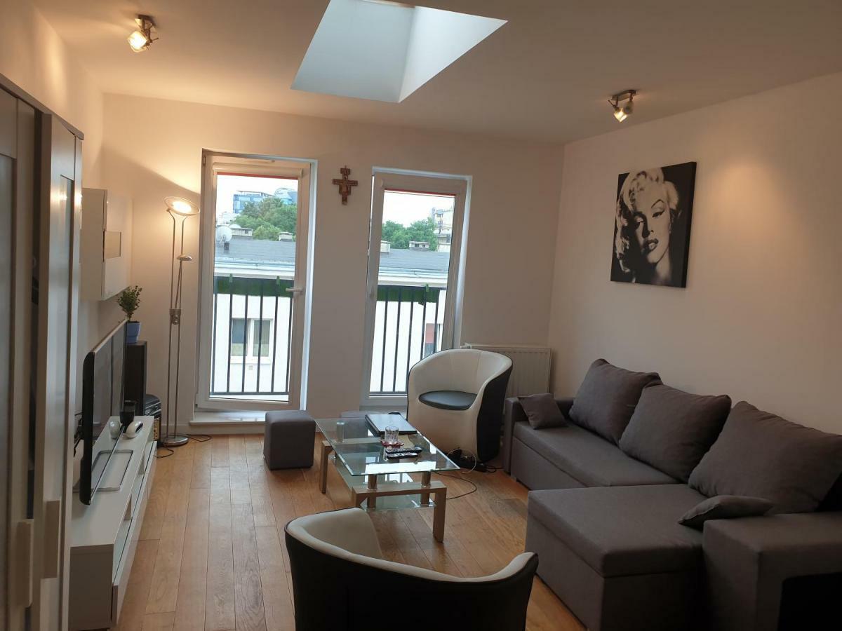 Rondo Wiatraczna 10 Min To City Center 7 Min To River *