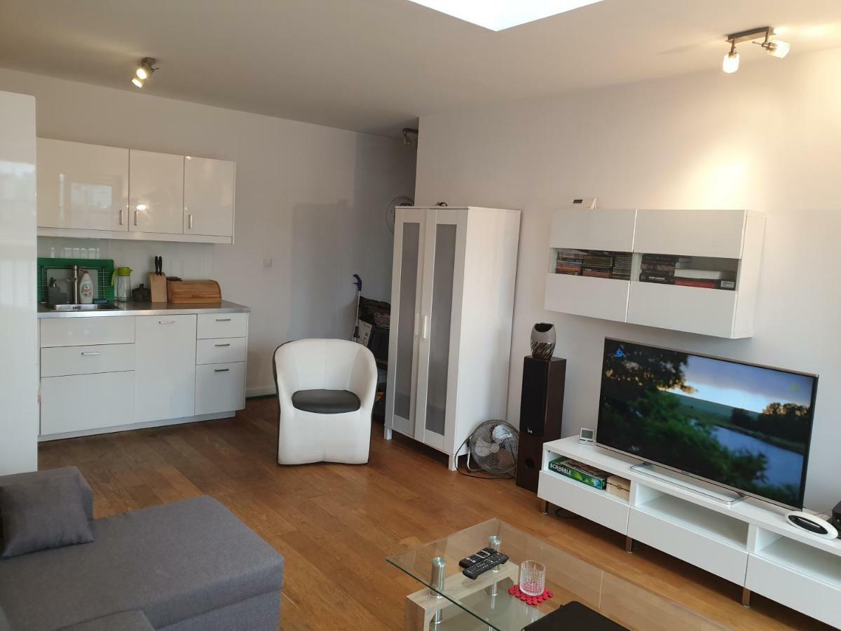 Rondo Wiatraczna 10 Min To City Center 7 Min To River