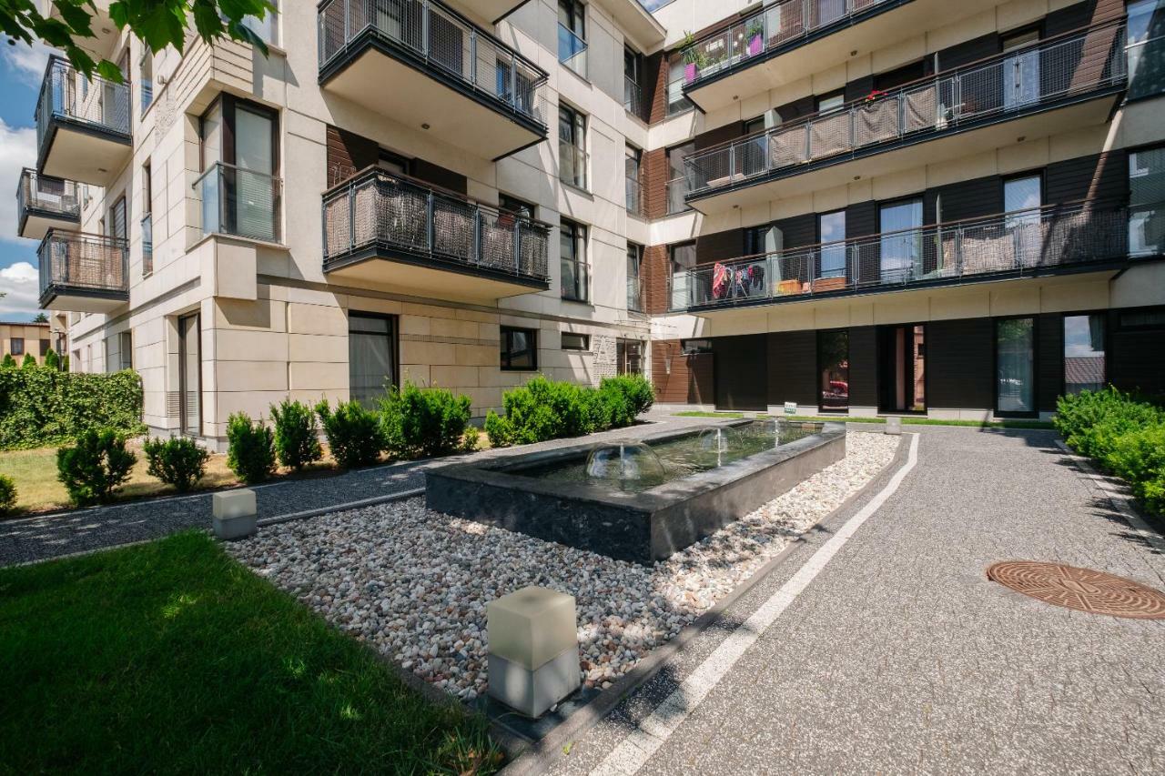 Apartment Modern Across The Ponds