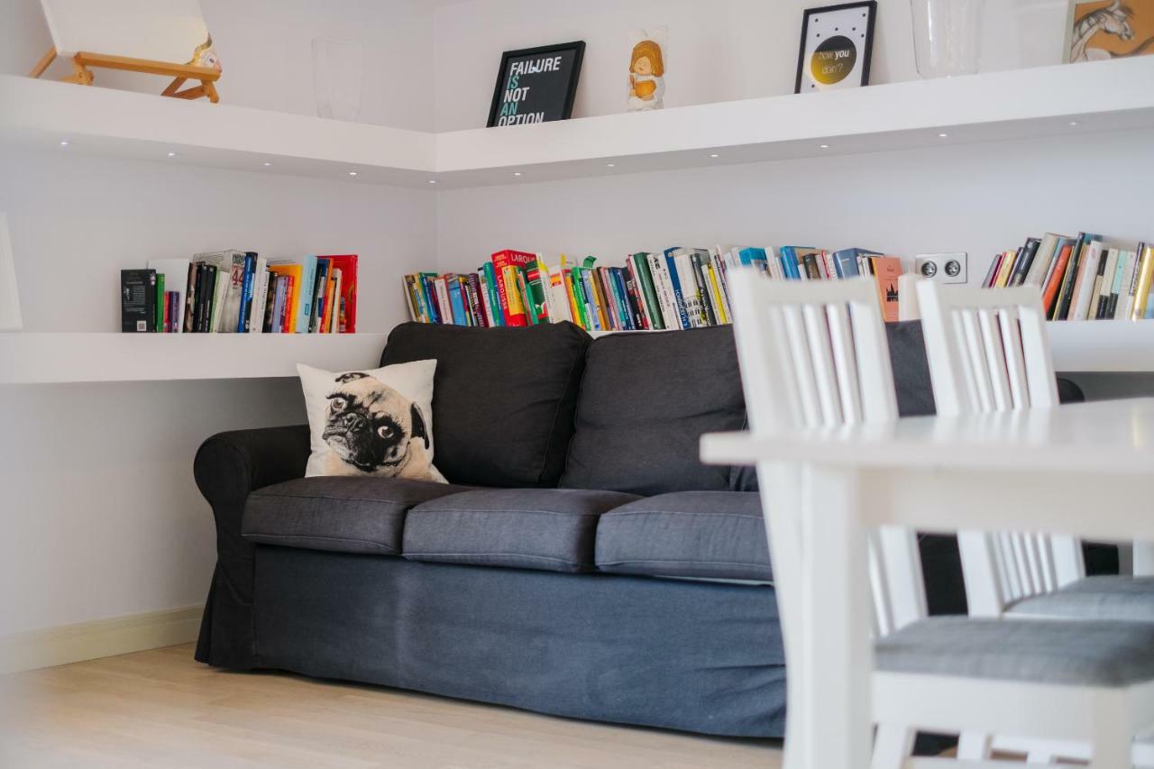 Modern Across The Ponds Apartment