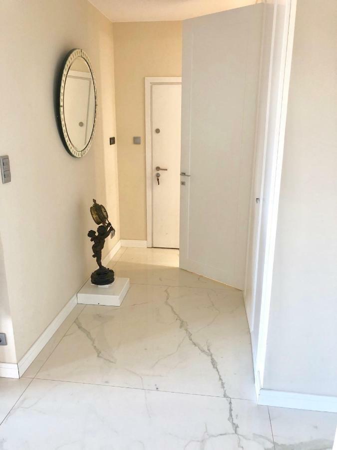 Luxury In City Centre Unique Apartment Warsaw