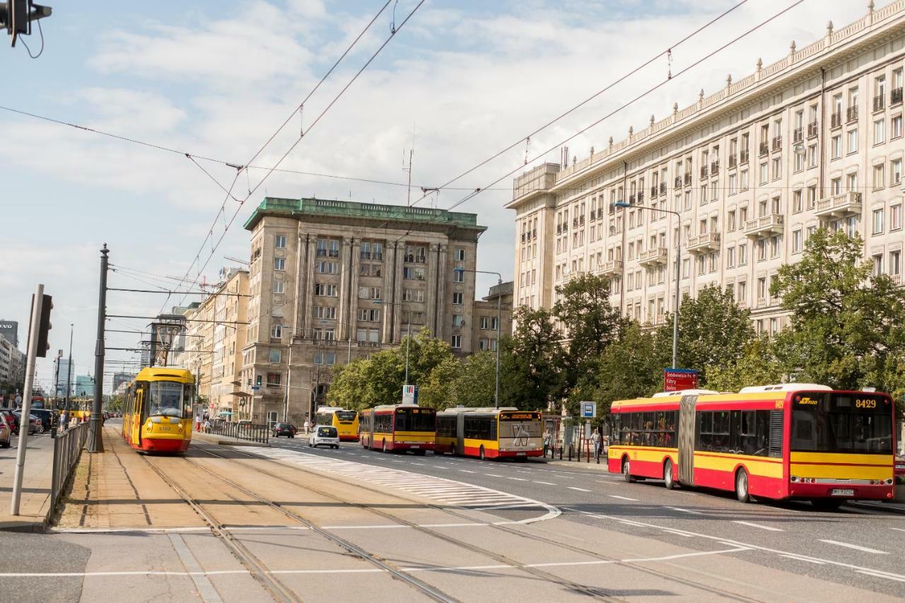 Plac Konstytucji *