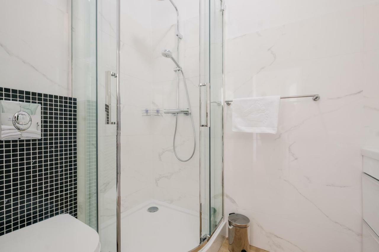Plac Konstytucji Apartment *