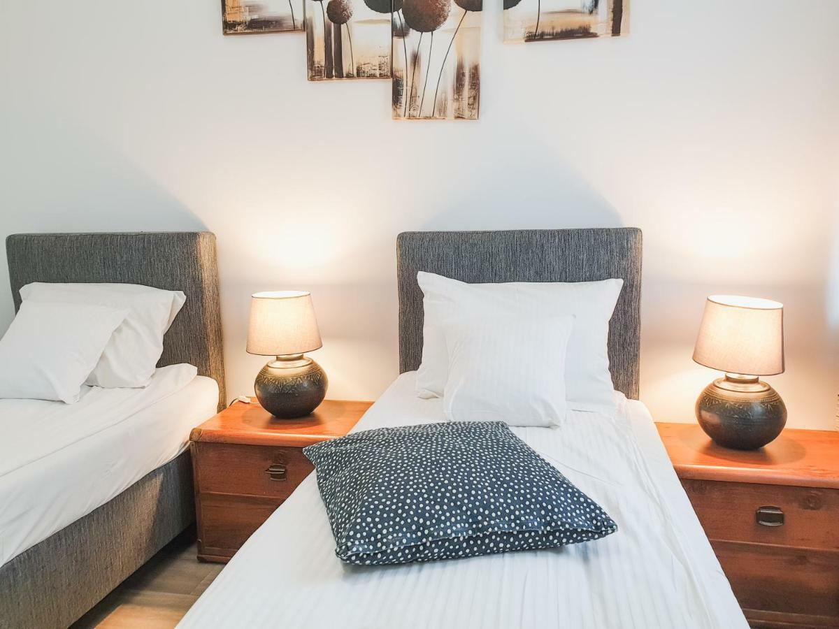 Aparthotel Royal Route 3*
