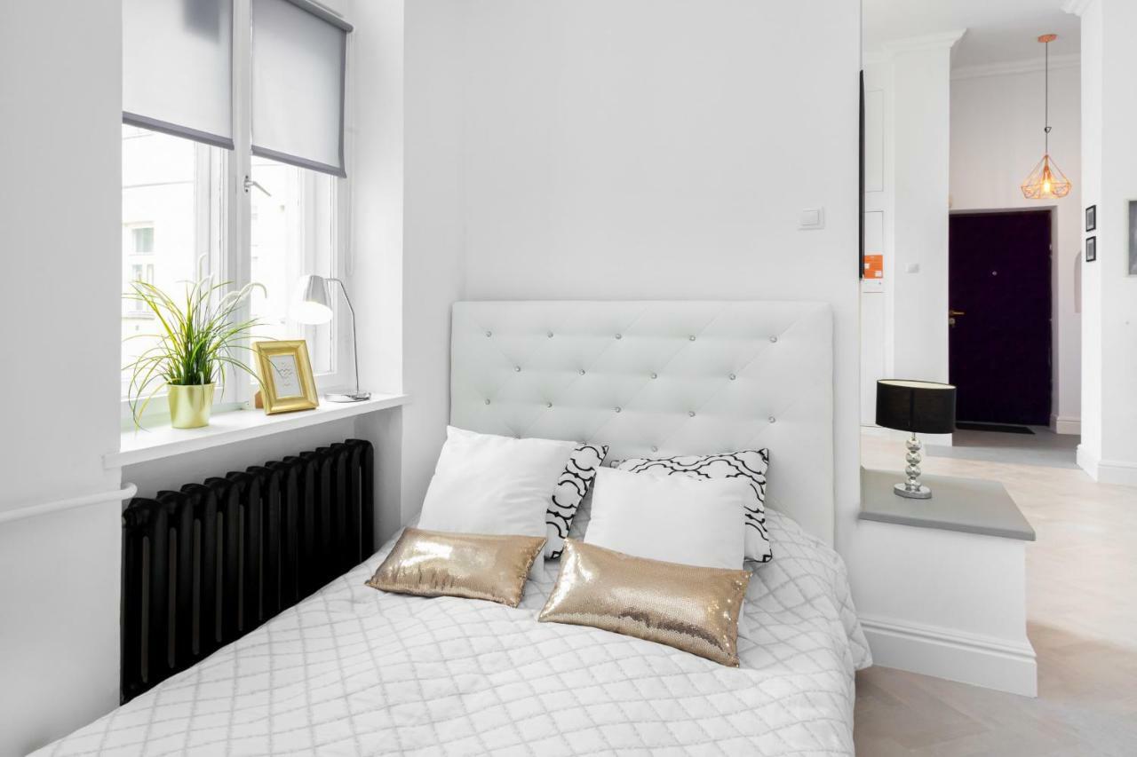 Center By Renters Apartment *