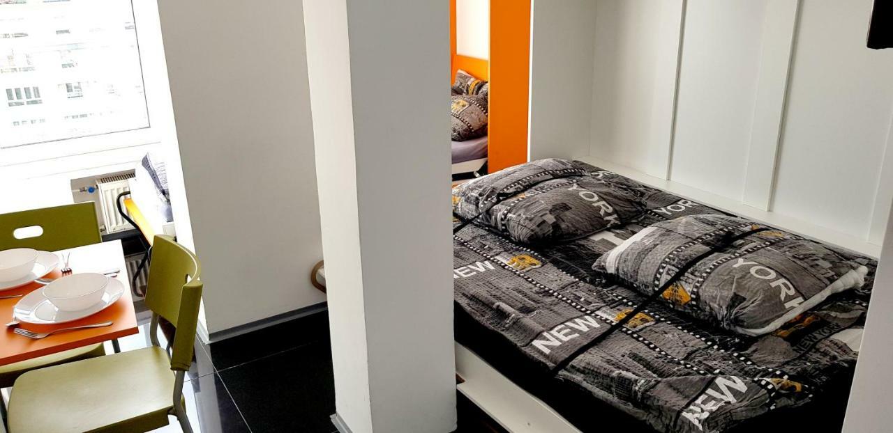 Walk Distance To Mokotow Business Park Apartment