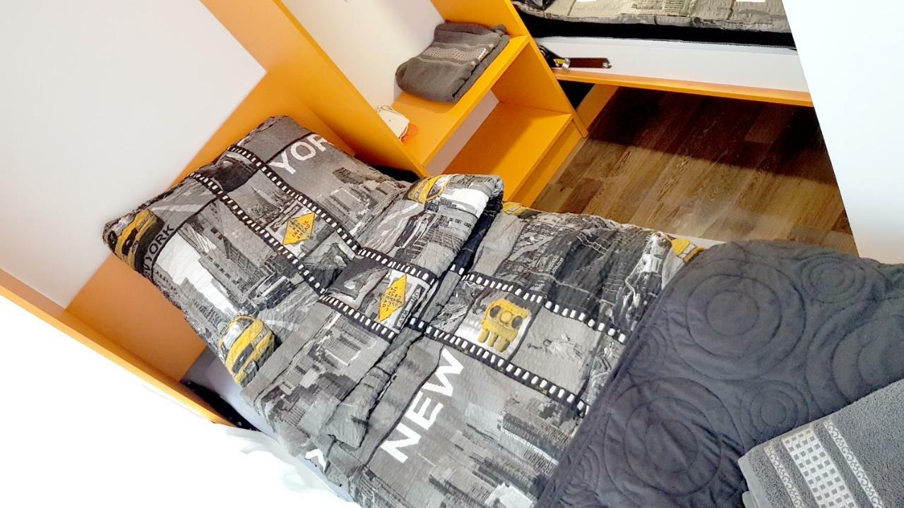 Walk Distance To Mokotow Business Park Apartment *