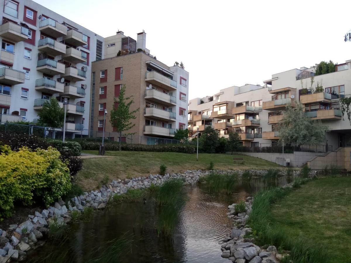 M&r Apartament: Airport-adjacent Business With Terrace * Varsóvia