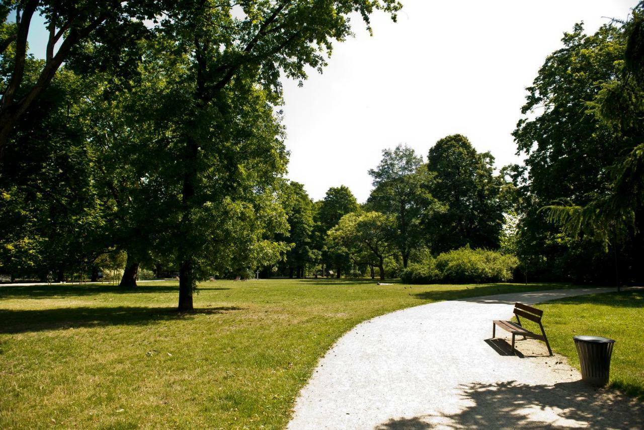 Apartment Next To The Old Town & Krasinski Garden *