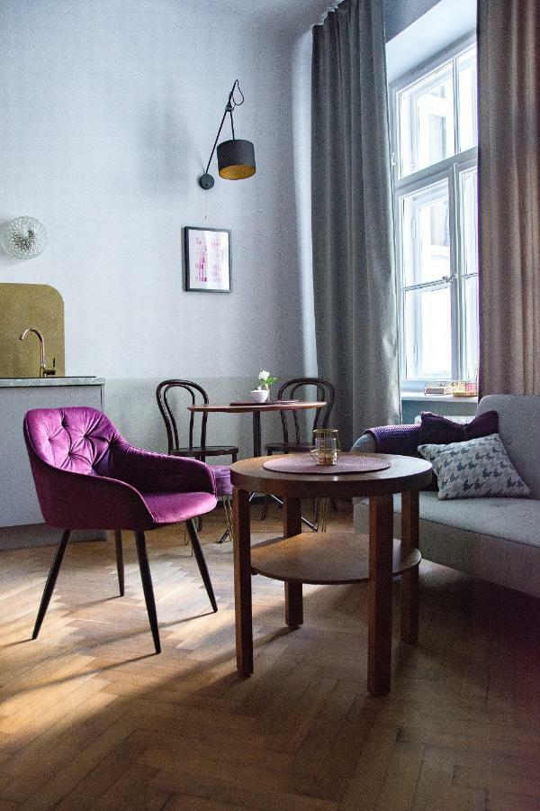 Nowy Swiat 28 Warsaw