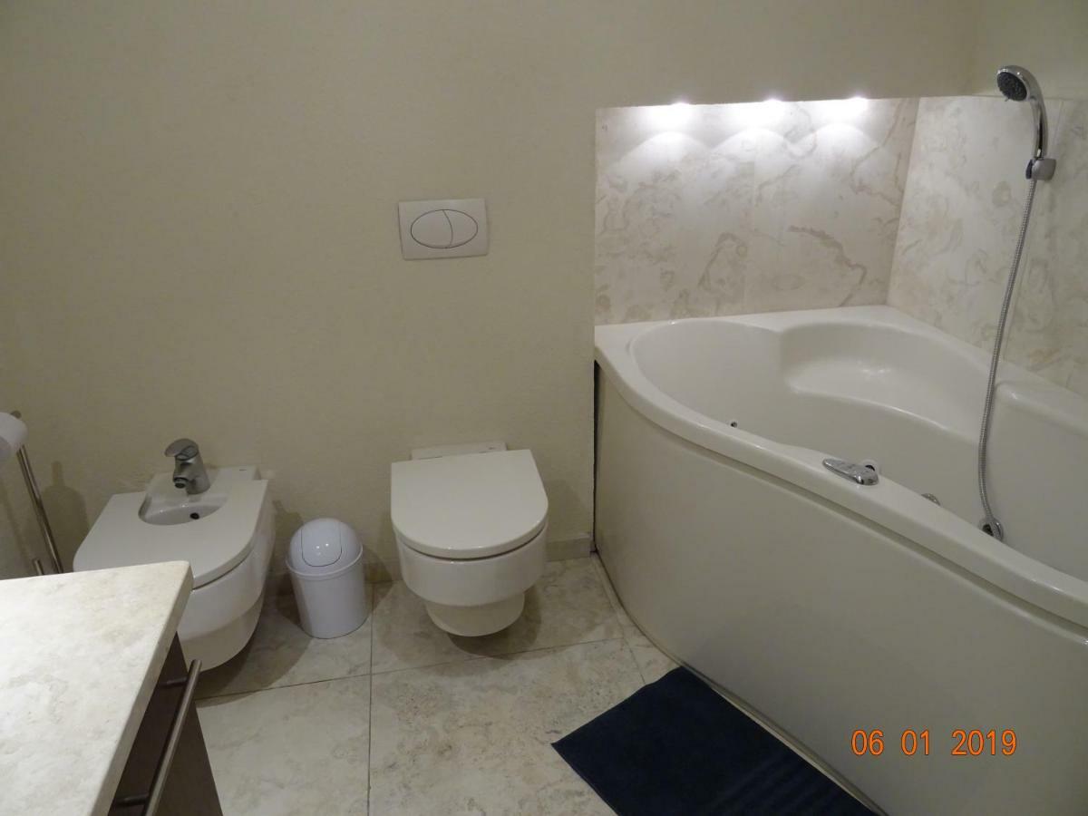 Apartamento Apartament Kwiatkowskiego Varsóvia
