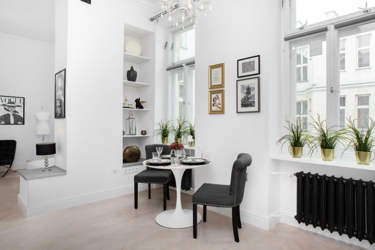 Center By Renters *