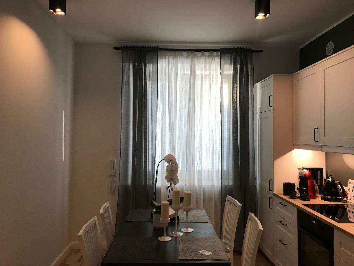 Stare Miasto Swietojerska 12 * Warschau