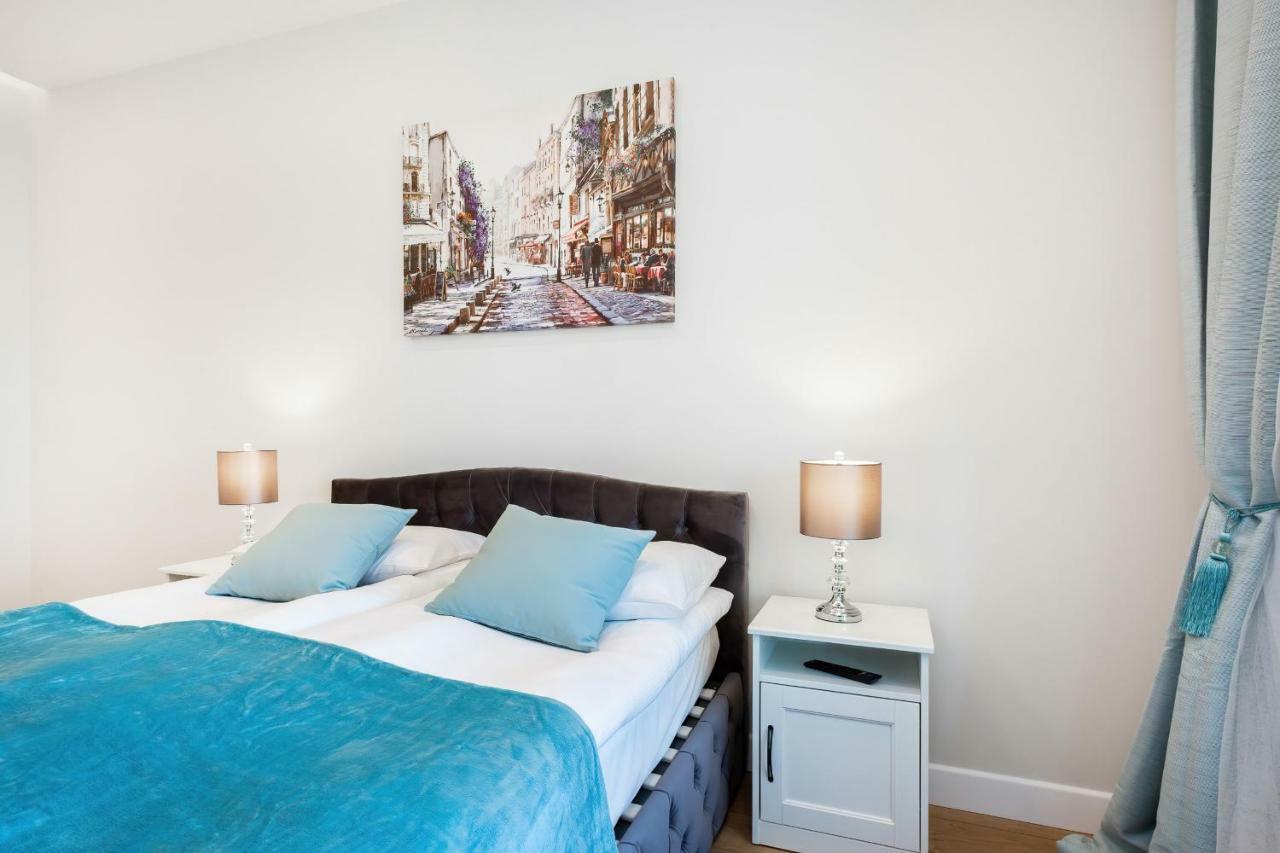 Aura Sky By Renters *