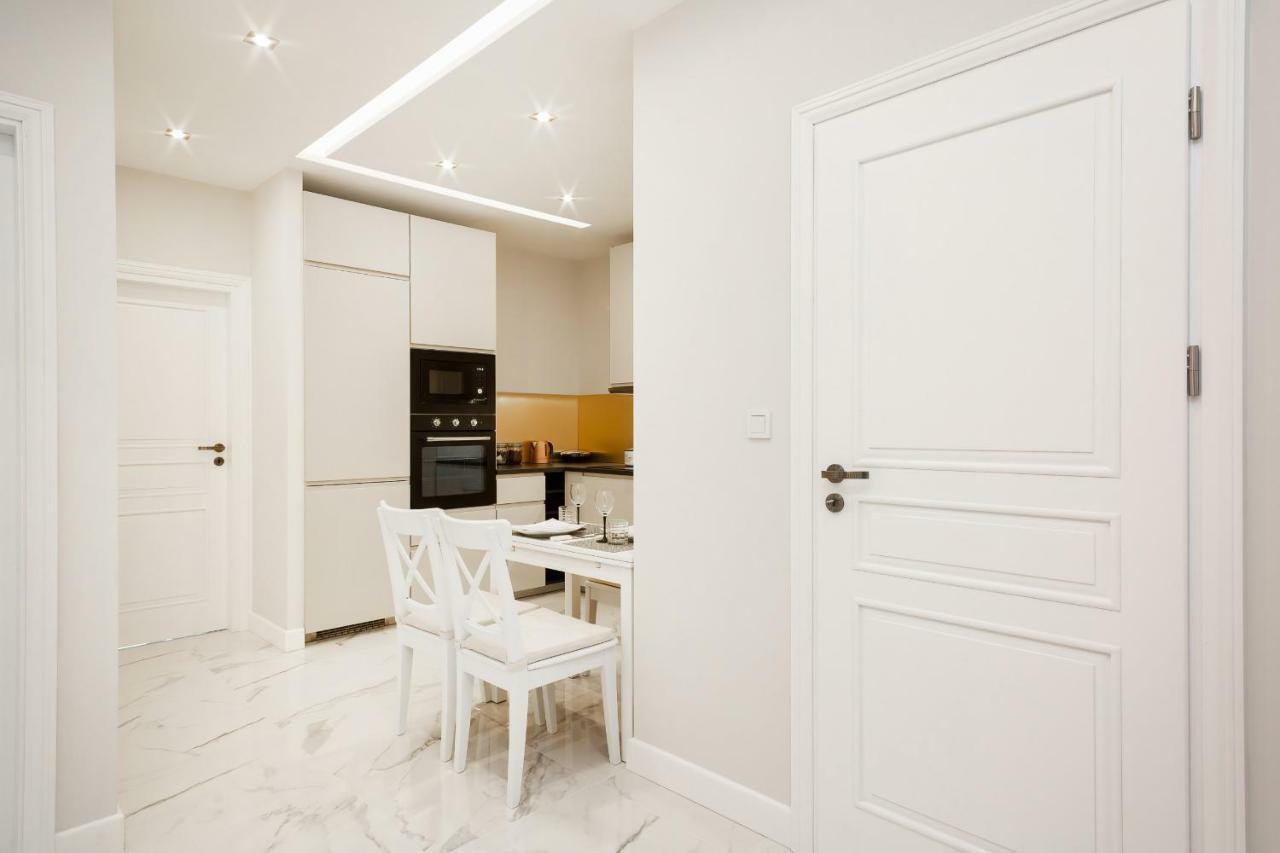 Apartamento Aura Sky By Renters Varsóvia