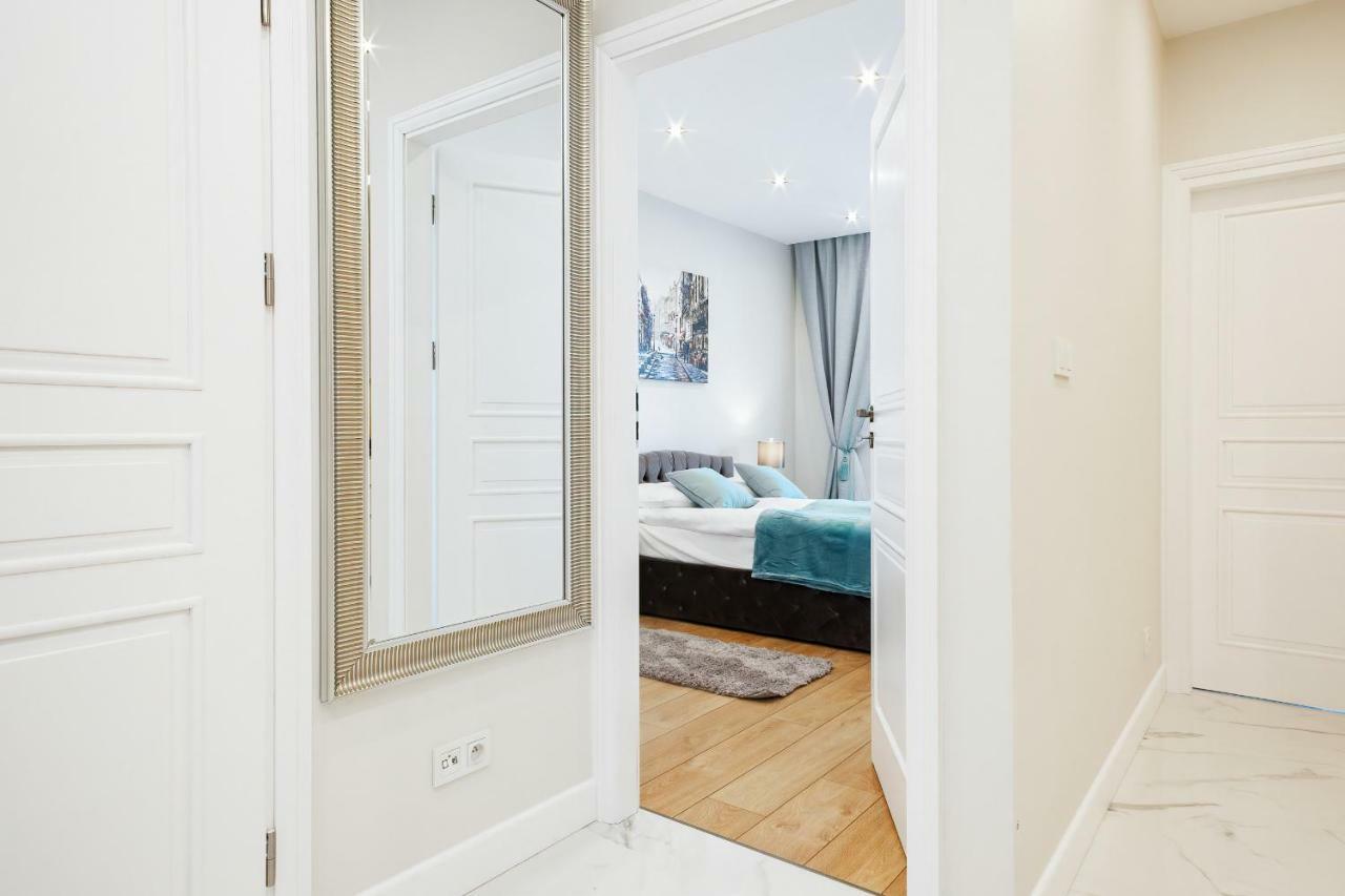 Apartamento Aura Sky By Renters Varsóvia