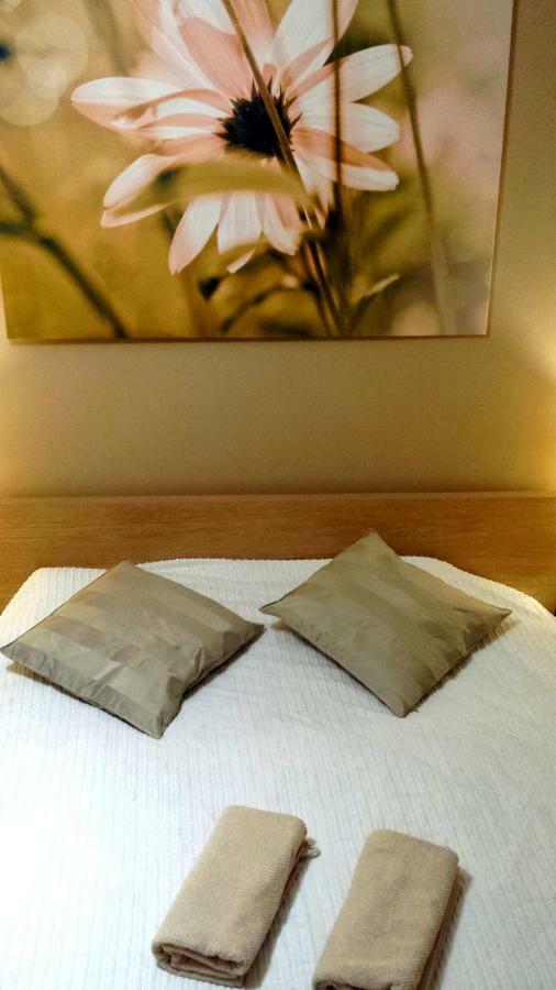Studio Zelazna - Near Old Town Apartment