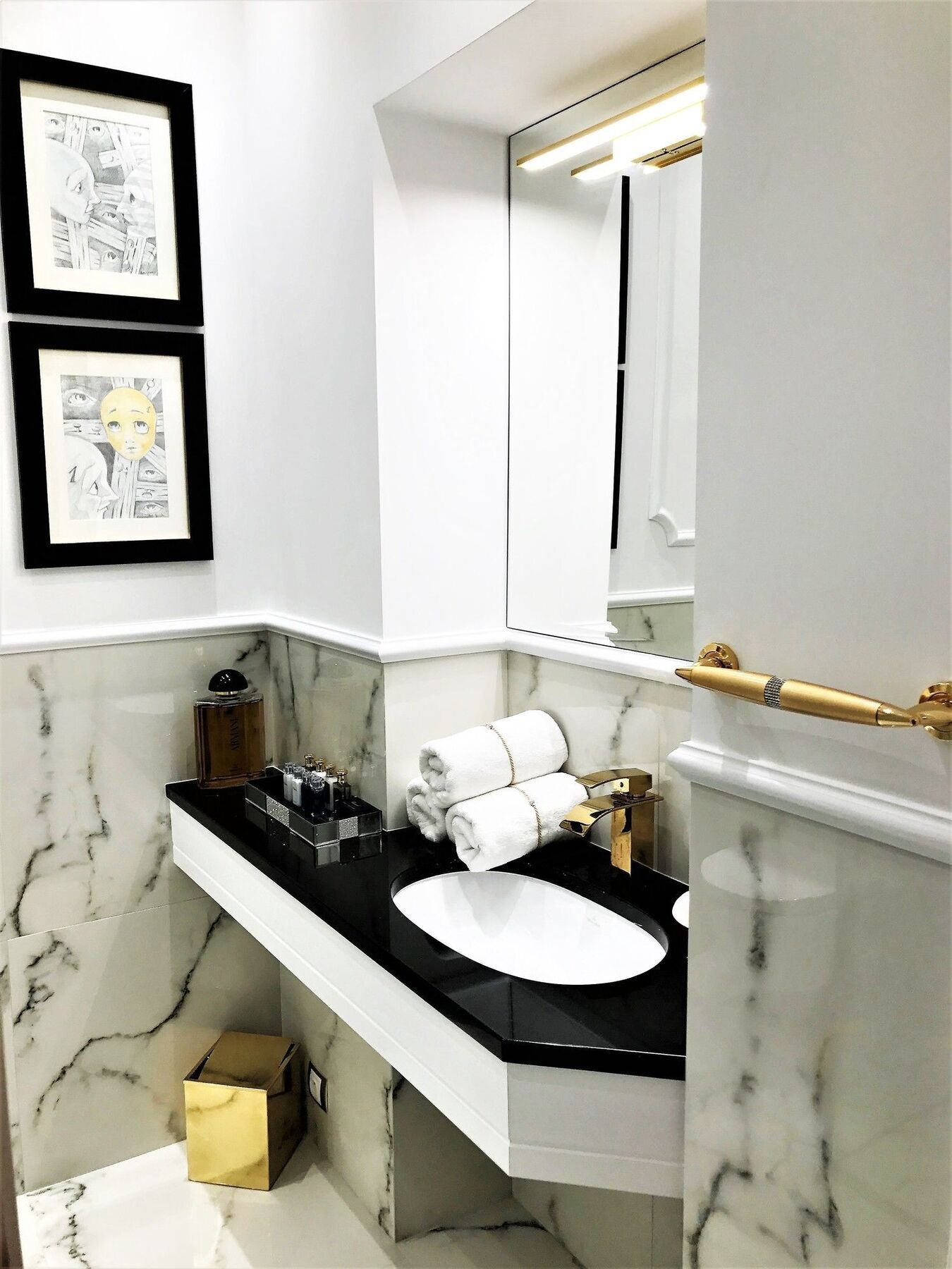 Luxury Collection Mondrian Market Square Apartment Warsaw