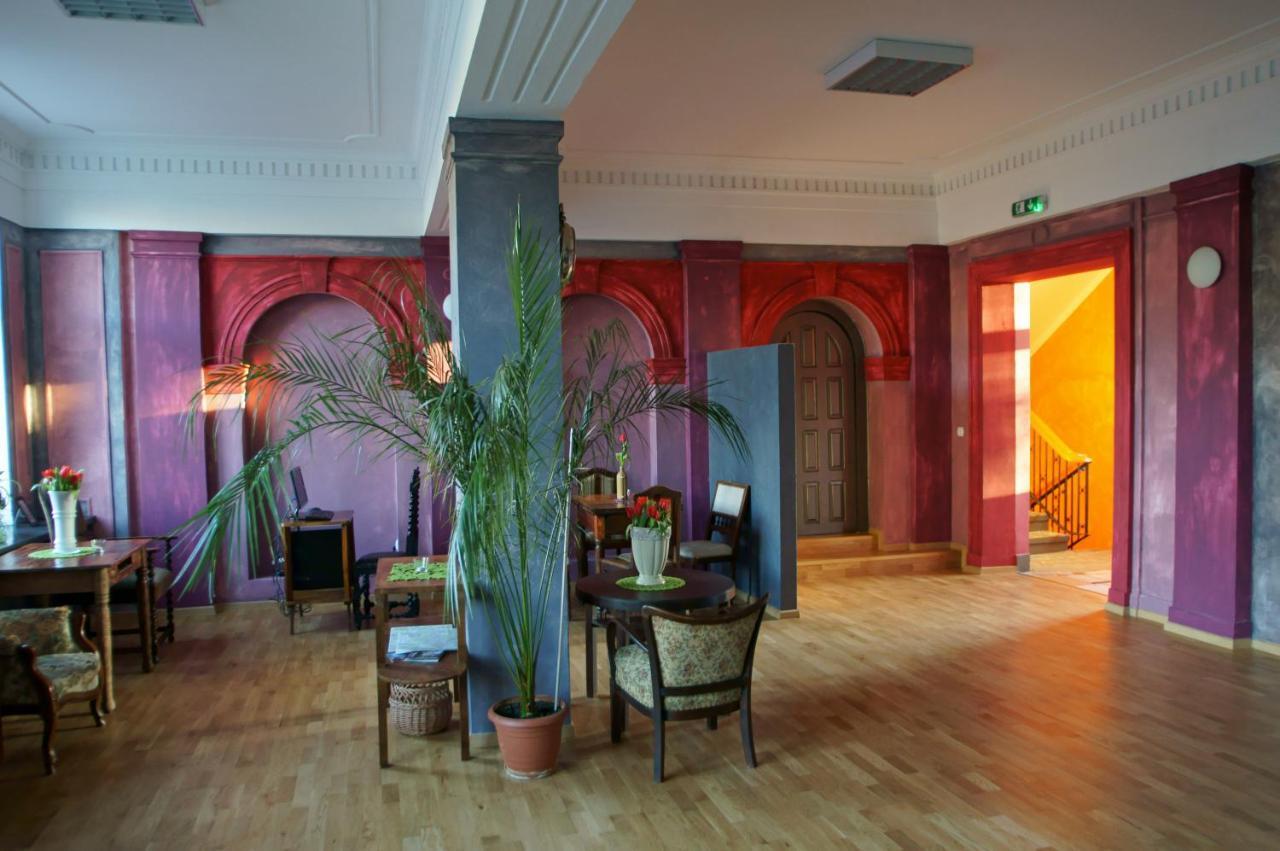 Hostel El
