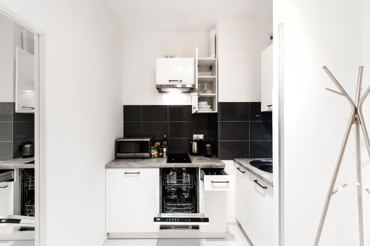 Super Apart Dywizjonu 303 175/8 Apartment