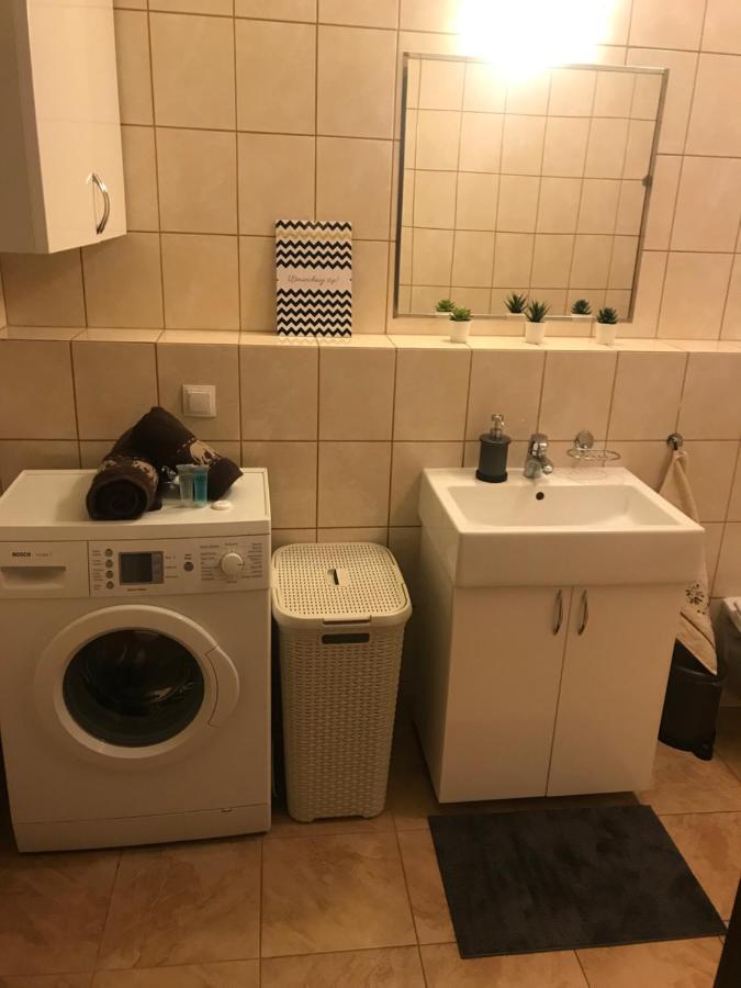 Warszawa, 2 Pokoje, Balkon, Blisko Centrum Onkologii, Novum, Wifi Apartment