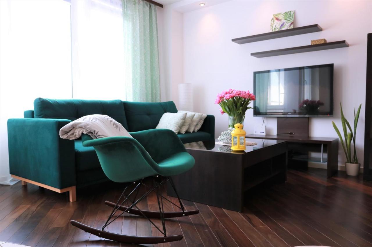 Stylish And Spacious By Cooee Warsaw