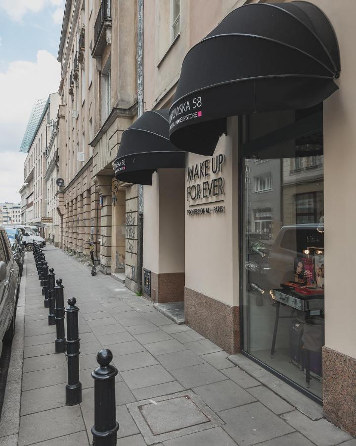 Mokotowska 67: Private With Balcony Near Us Embassy